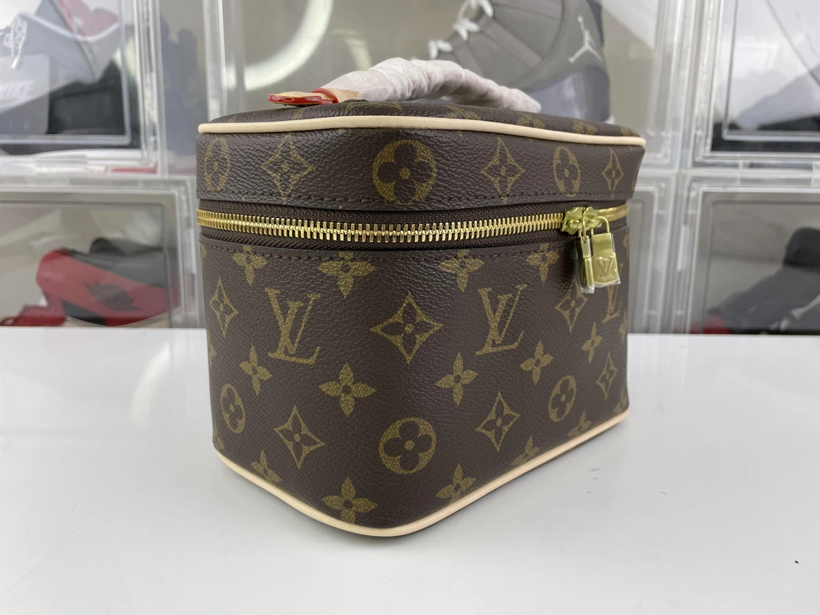 SmartChoice 3172 LV Nice Nano Monogram middle size ( 20 x 13.5  x 12 cm) 187