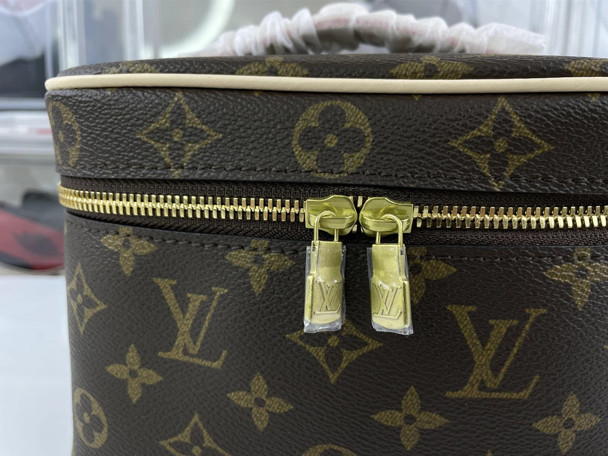 SmartChoice 3172 LV Nice Nano Monogram middle size ( 20 x 13.5  x 12 cm) 187