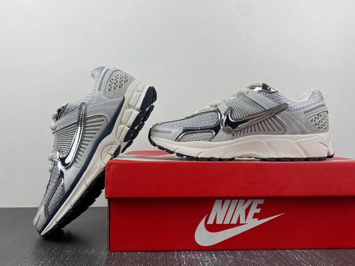 SmartChoice 8457 Nike Zoom Vomero 5 Photon Dust Metallic Silver  FD0884- 2769
