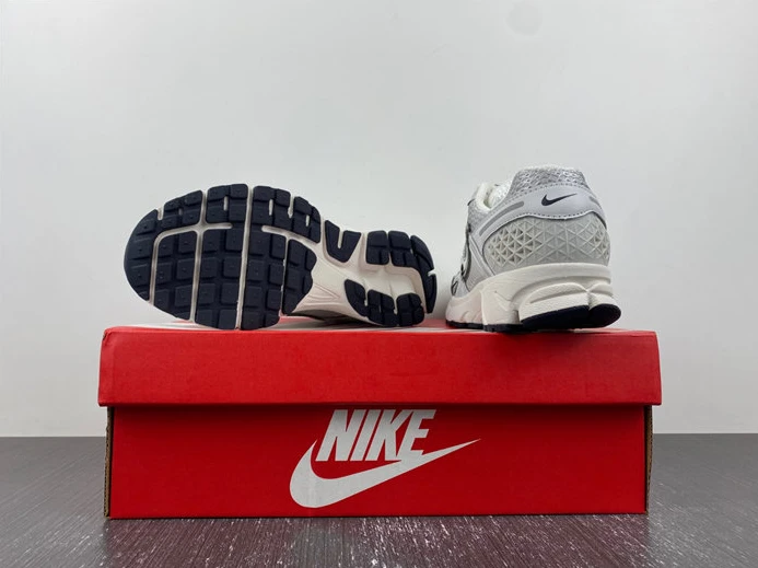 SmartChoice 8457 Nike Zoom Vomero 5 Photon Dust Metallic Silver  FD0884- 2769