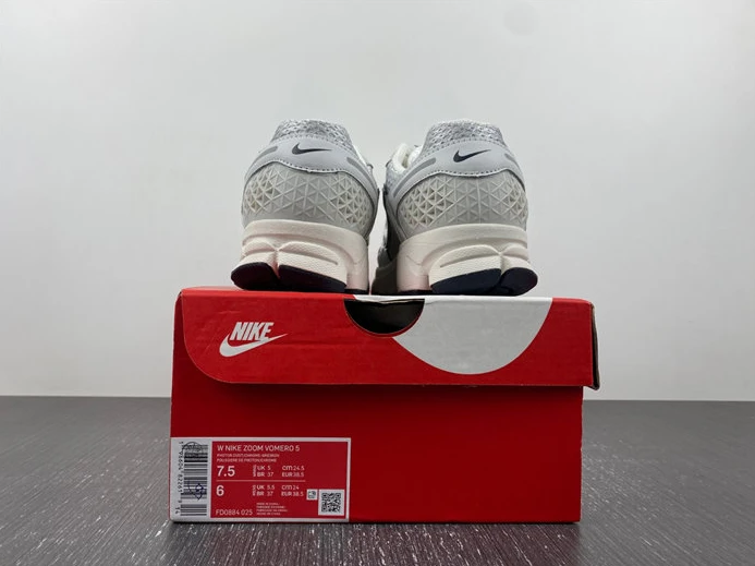 SmartChoice 8457 Nike Zoom Vomero 5 Photon Dust Metallic Silver  FD0884- 2769