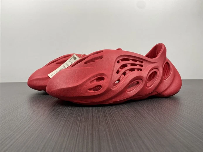 SmartChoice 9903 ADIDAS YEEZY Foam RNNR Vermillion CW 2872