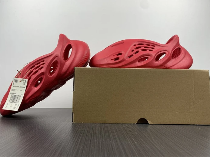 SmartChoice 9903 ADIDAS YEEZY Foam RNNR Vermillion CW 2872