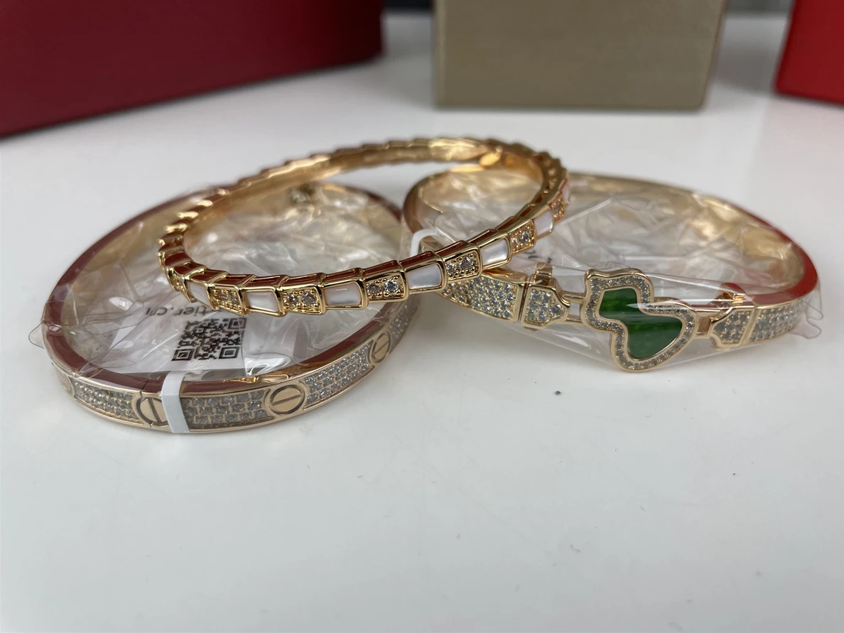 SmartChoice Luxury Bracelets for ladies ( we get thunsands styles) 38