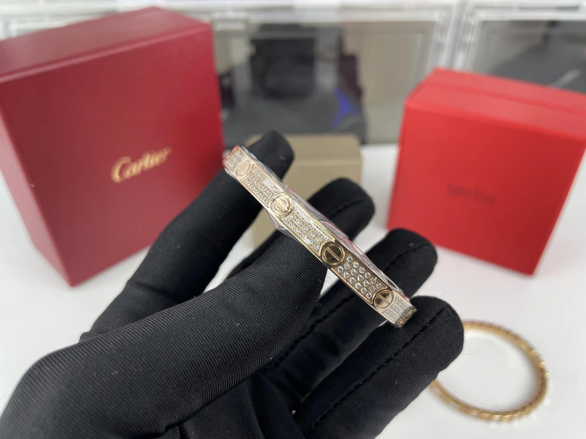 SmartChoice Luxury Bracelets for ladies ( we get thunsands styles) 38