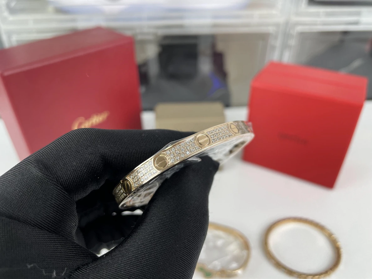 SmartChoice Luxury Bracelets for ladies ( we get thunsands styles) 38