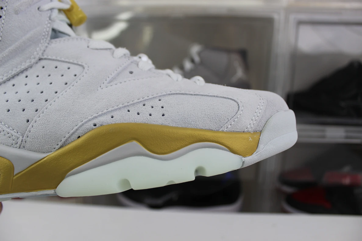 SportInspired 1430 GOAT Air Jordan 6 Craft Paris 978