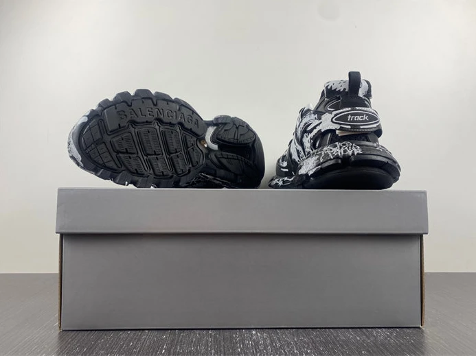 SportInspired 5607 Balenciaga Track Graffiti Black White 542023 W3RRA 3423