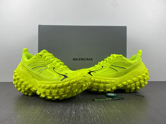 SportInspired 6362 Balenciaga Defender 685611W2RAB 3425