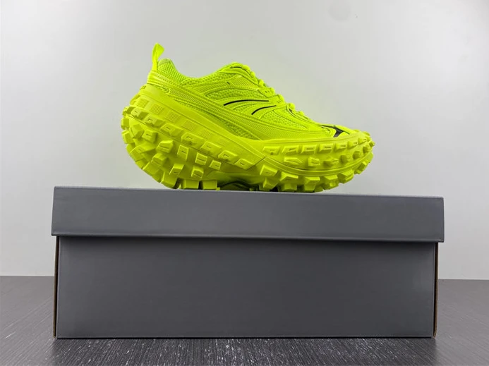 SportInspired 6362 Balenciaga Defender 685611W2RAB 3425