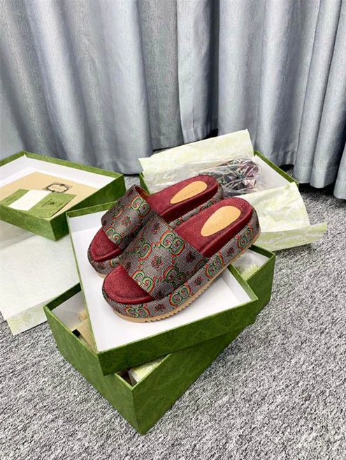 SportInspired 8301 Gucci Slipper 3238