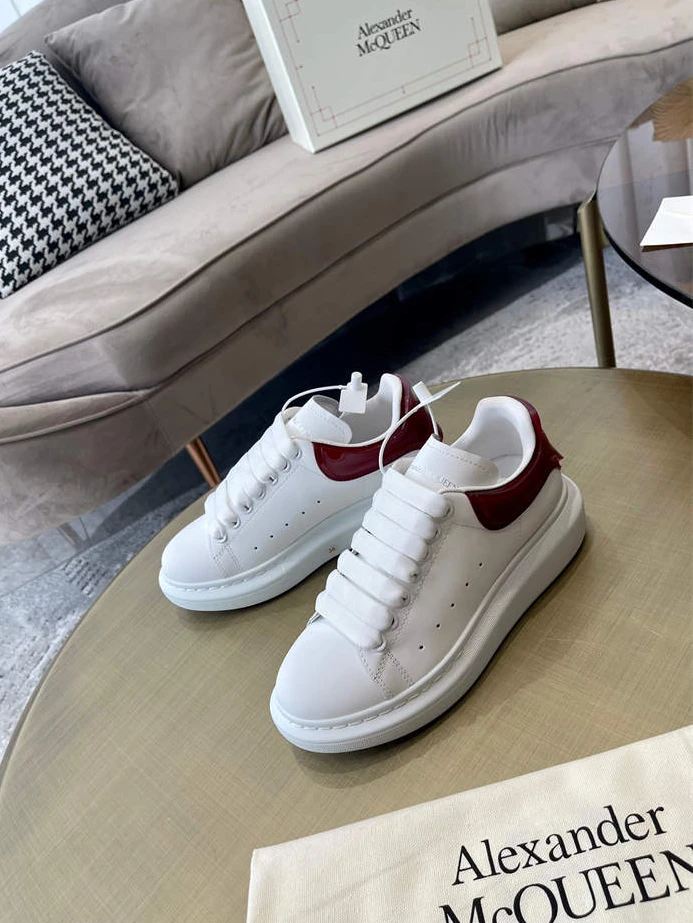 SportInspired Alexander McQueen Oversized 1327