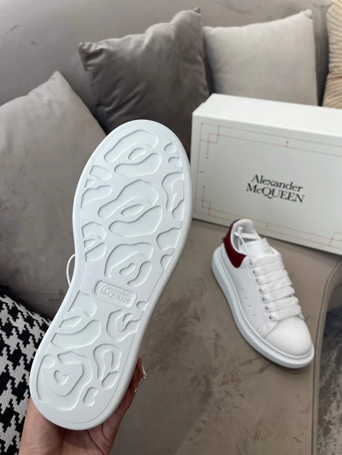 SportInspired Alexander McQueen Oversized 1327