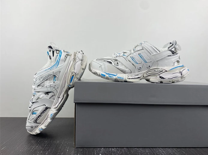 SportInspired Balenciaga Track 542023 W3SRA 9014 3422