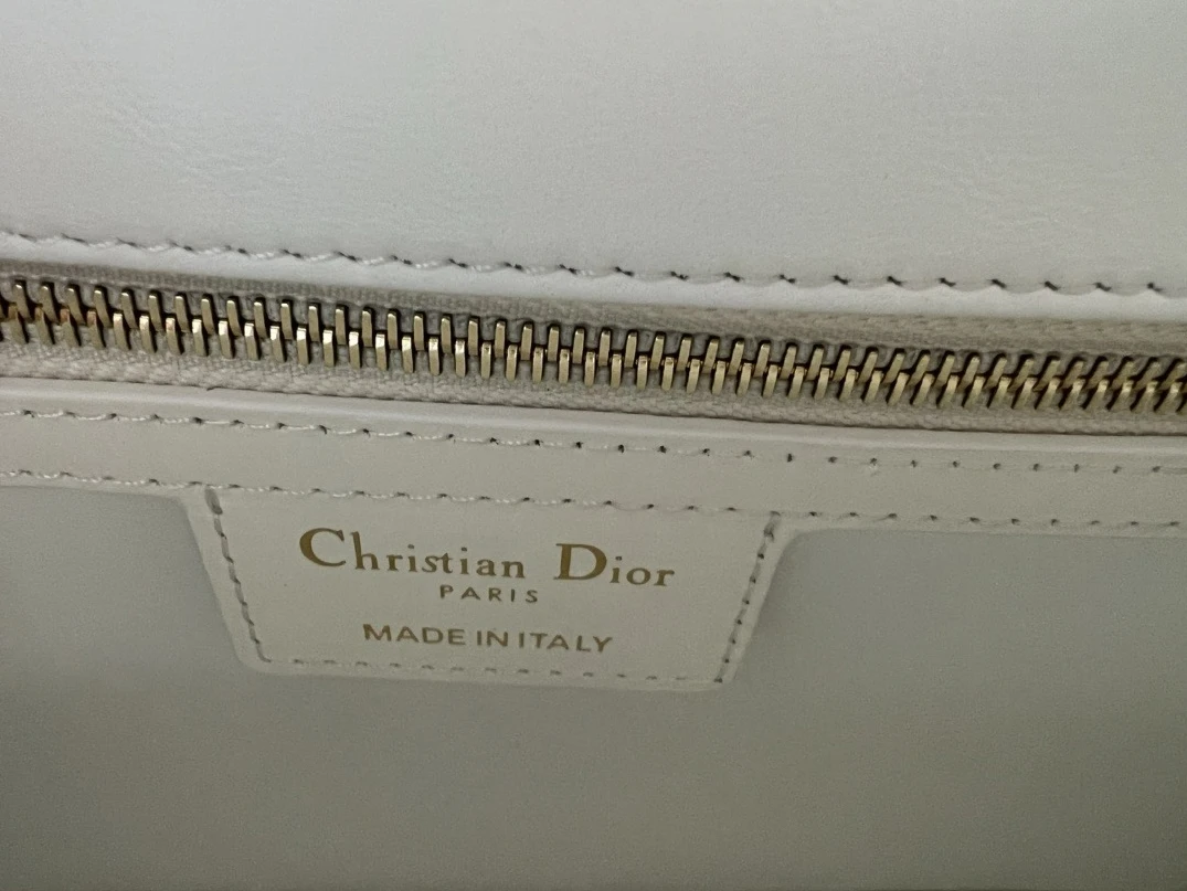 SportInspired Dior Caro Grey White ( 25.5x15x8cm) 281