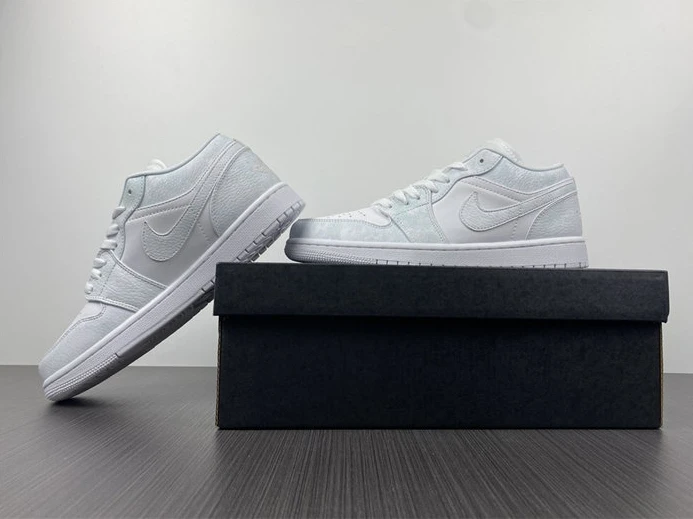 StreetReady 2235 Jordan1 Triple White Tumbled Leather 553558- 697
