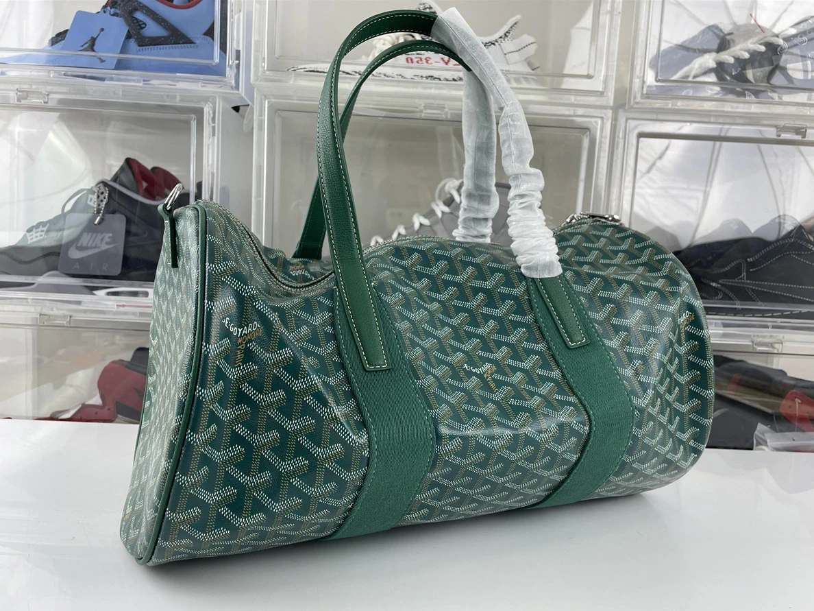 StreetReady 2949 GOYARD Green Travelling Hand bag (40 x 23 x 23 cm) 248