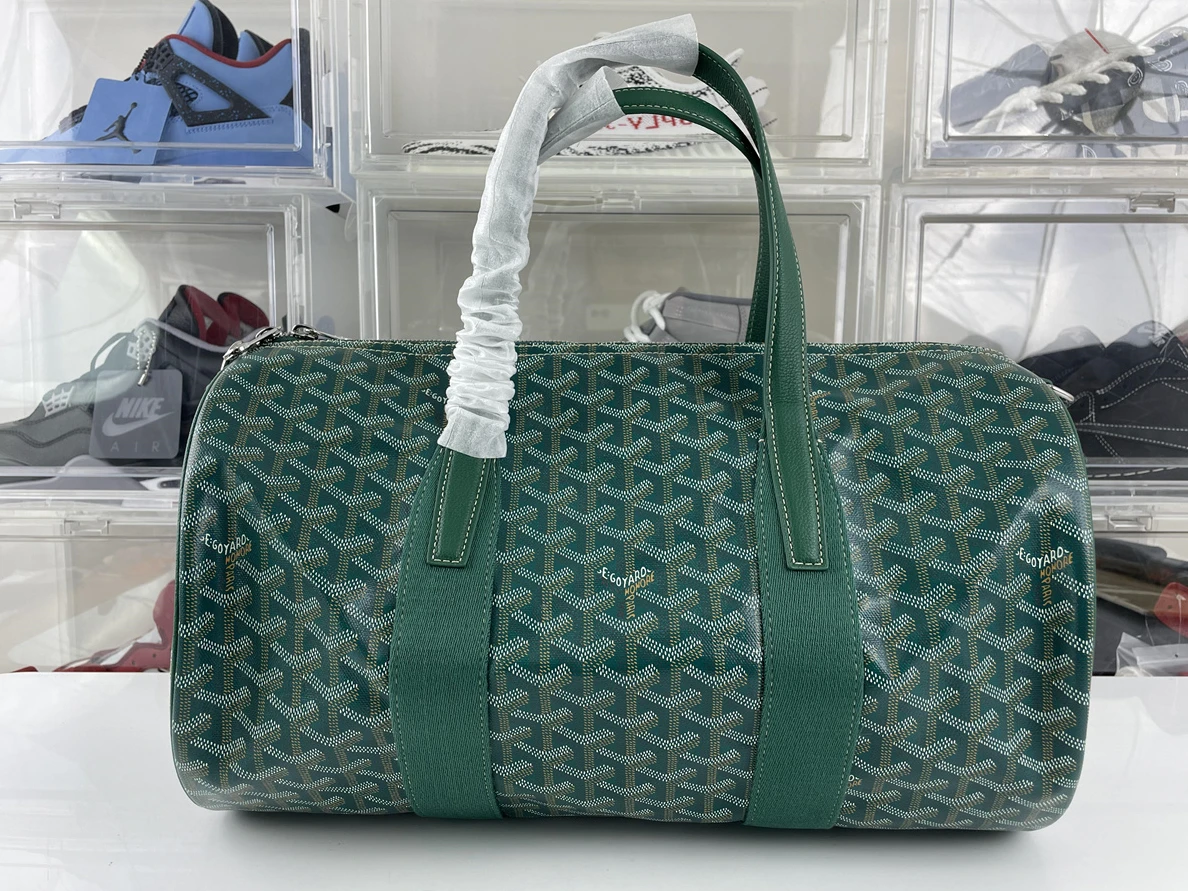 StreetReady 2949 GOYARD Green Travelling Hand bag (40 x 23 x 23 cm) 248