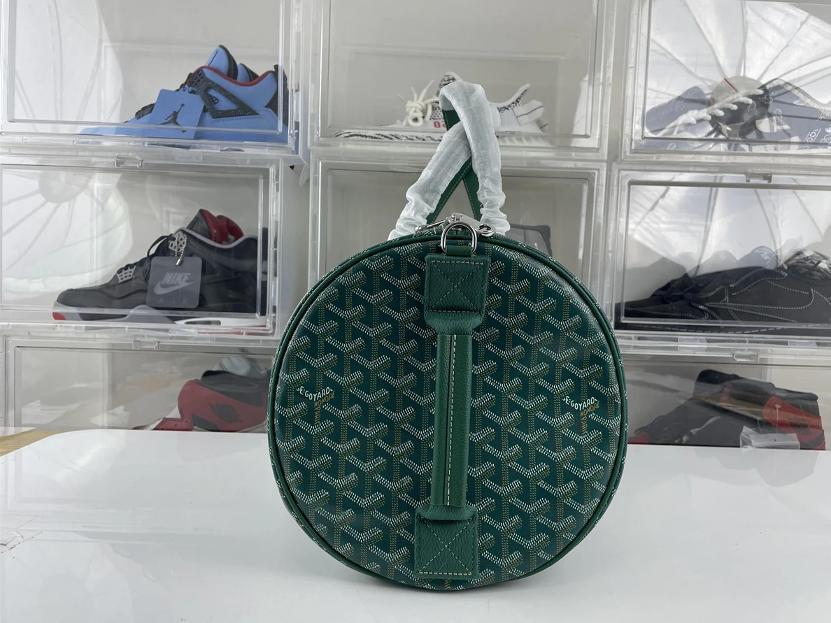 StreetReady 2949 GOYARD Green Travelling Hand bag (40 x 23 x 23 cm) 248