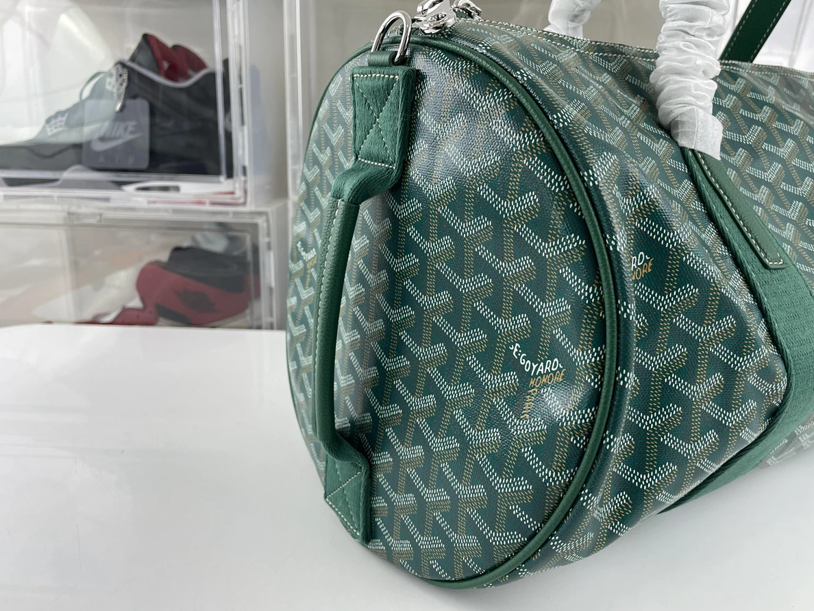 StreetReady 2949 GOYARD Green Travelling Hand bag (40 x 23 x 23 cm) 248