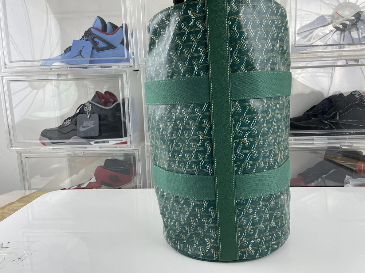 StreetReady 2949 GOYARD Green Travelling Hand bag (40 x 23 x 23 cm) 248