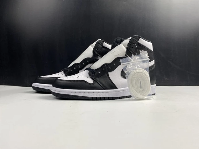 StreetReady Jordan1 Retro Black White 555088-010 551