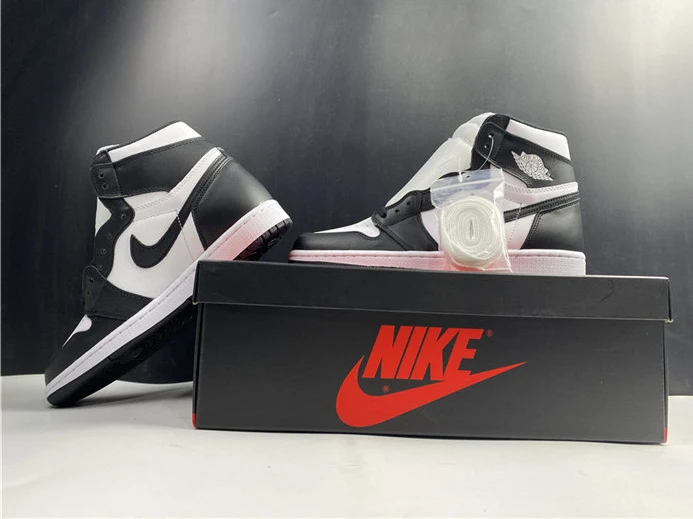 StreetReady Jordan1 Retro Black White 555088-010 551