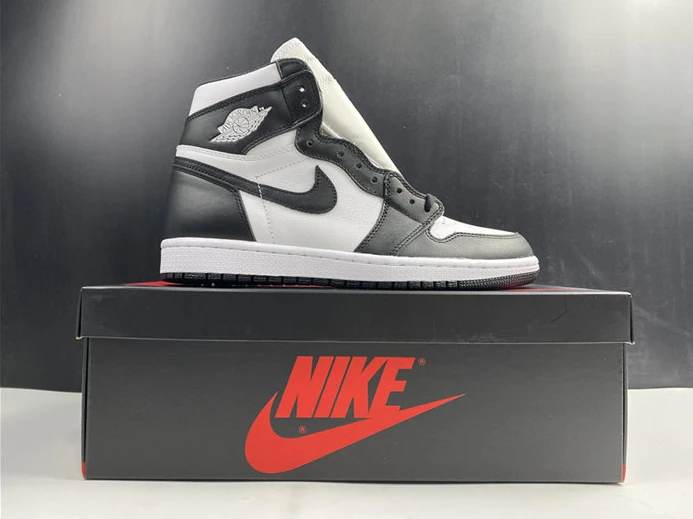 StreetReady Jordan1 Retro Black White 555088-010 551
