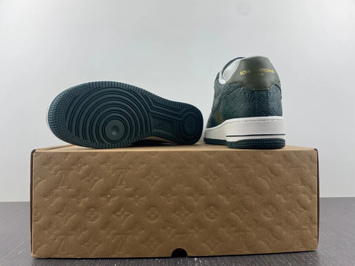 StreetReady Louis Vuitton x Nike Air Force 1 Low 2417