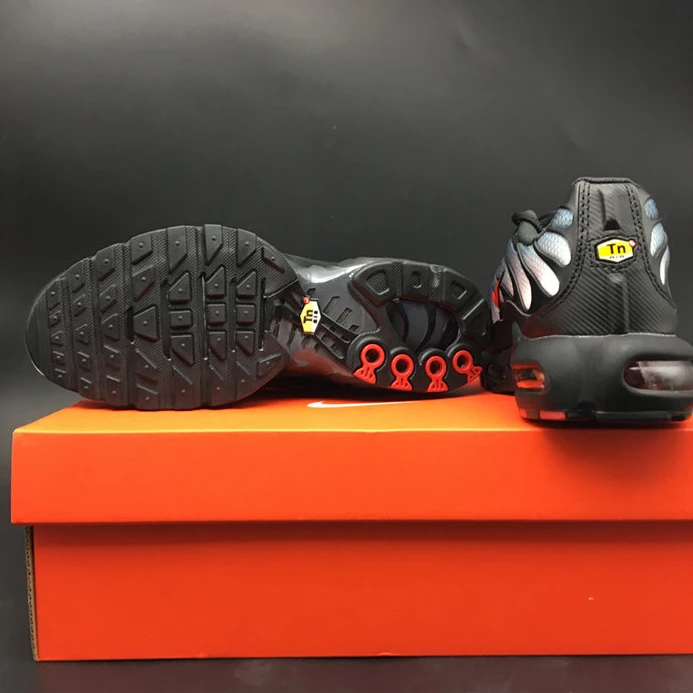 StreetReady Nike Air Max Plus Black Gradient Red CI2299-001 2630