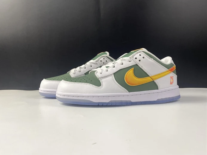 StreetReady Nike Dunk Low SE NY vs. NY DN2489-300 2080