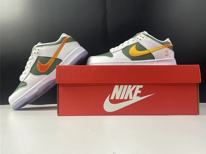 StreetReady Nike Dunk Low SE NY vs. NY DN2489-300 2080