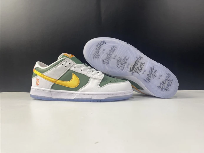 StreetReady Nike Dunk Low SE NY vs. NY DN2489-300 2080