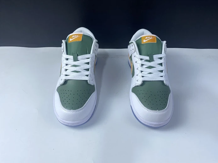 StreetReady Nike Dunk Low SE NY vs. NY DN2489-300 2080