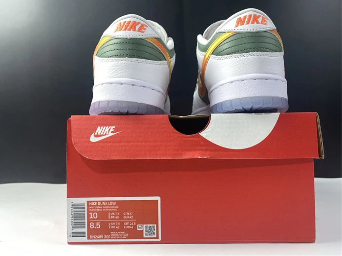 StreetReady Nike Dunk Low SE NY vs. NY DN2489-300 2080