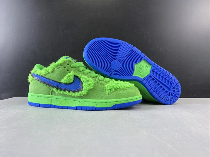 StreetReady Nike SB Dunk Low Grateful Dead Bears Green CJ5378-300 2153