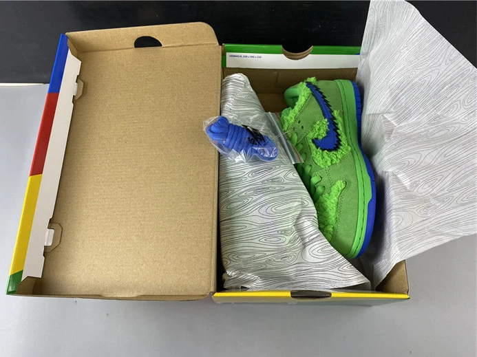 StreetReady Nike SB Dunk Low Grateful Dead Bears Green CJ5378-300 2153