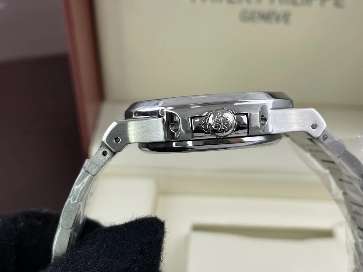 StreetReady PATEK Philippe Geneve Whte Silver watch (40x8.3mm) 320