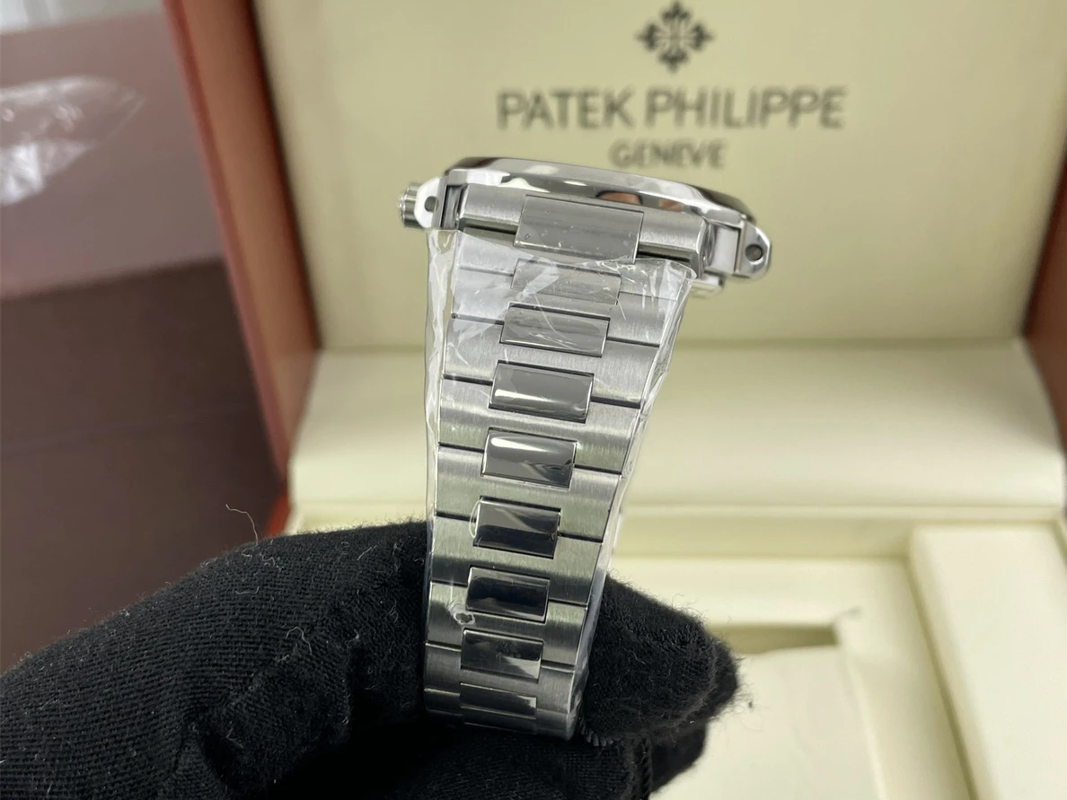 StreetReady PATEK Philippe Geneve Whte Silver watch (40x8.3mm) 320