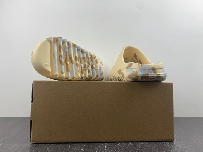 StreetReady adidas Yeezy Slide GW1932 3032