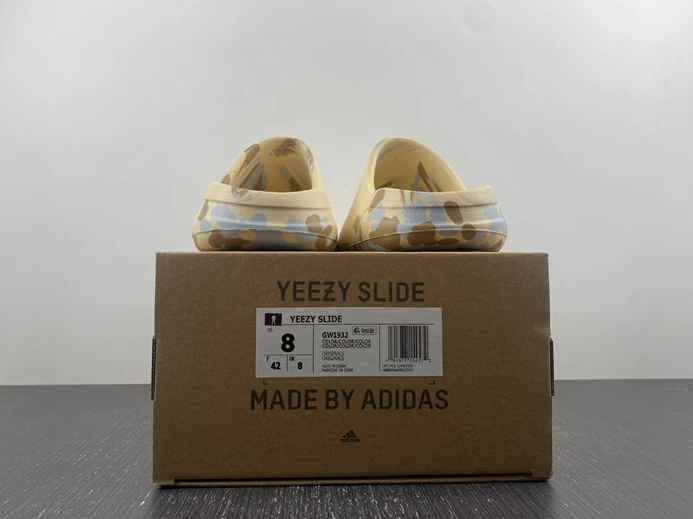 StreetReady adidas Yeezy Slide GW1932 3032