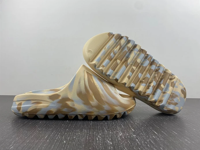 StreetReady adidas Yeezy Slide GW1932 3032