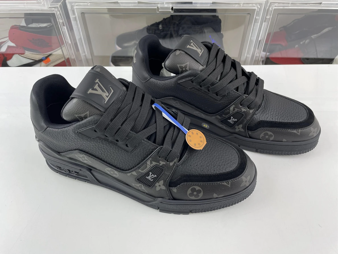 TopPick 5695 Louis Vuitton LV trainer Black 190