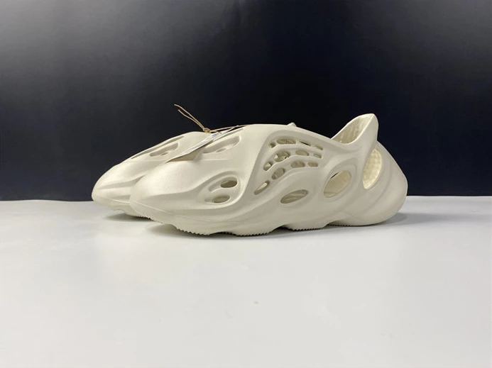 Trendy 1366 ADIDAS YEEZY Foam RNNR Ararat G 2871
