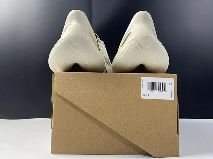 Trendy 1366 ADIDAS YEEZY Foam RNNR Ararat G 2871