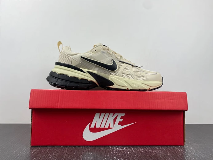 Trendy 3877 NIKEV2K Runtekk 3XL  FD0736- 2750