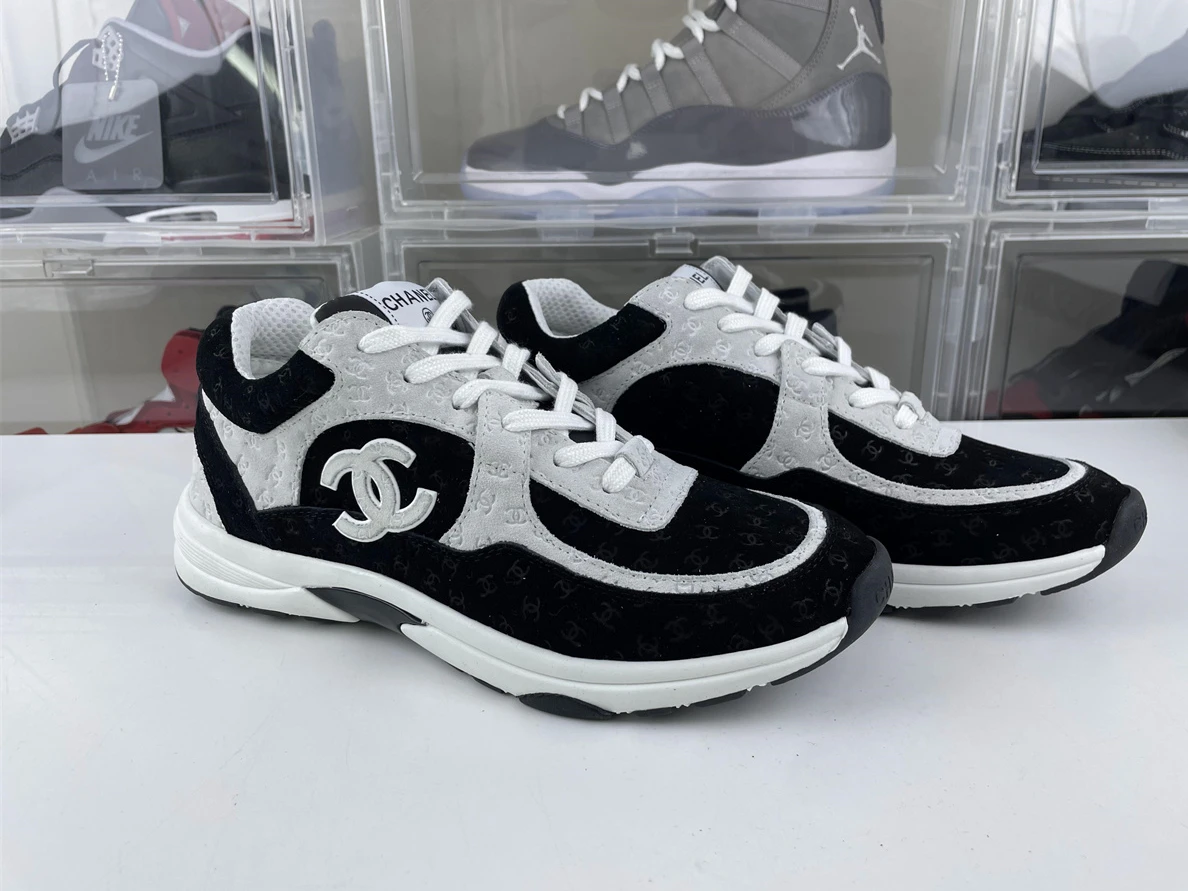 Trendy 8630 Chanel Black White shoes 3559
