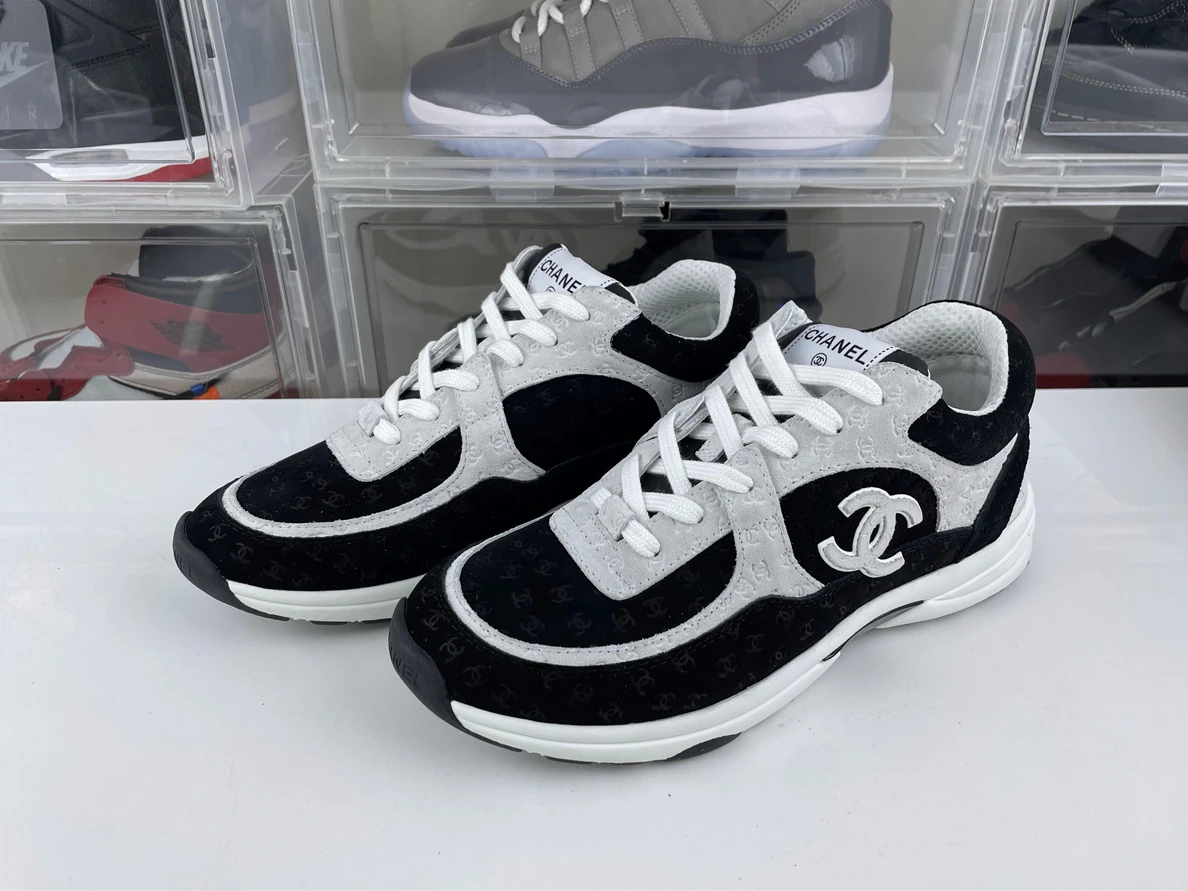 Trendy 8630 Chanel Black White shoes 3559