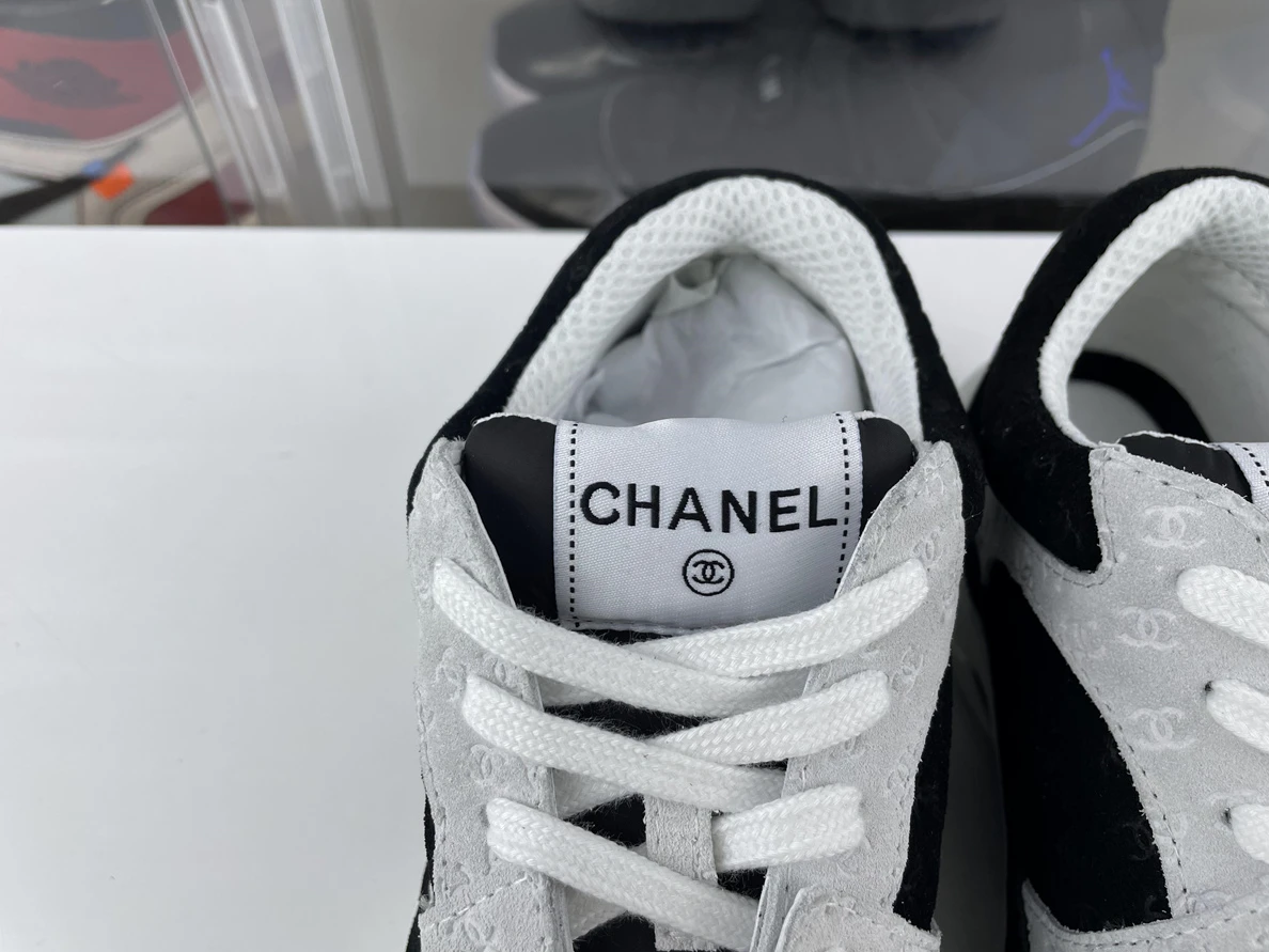 Trendy 8630 Chanel Black White shoes 3559