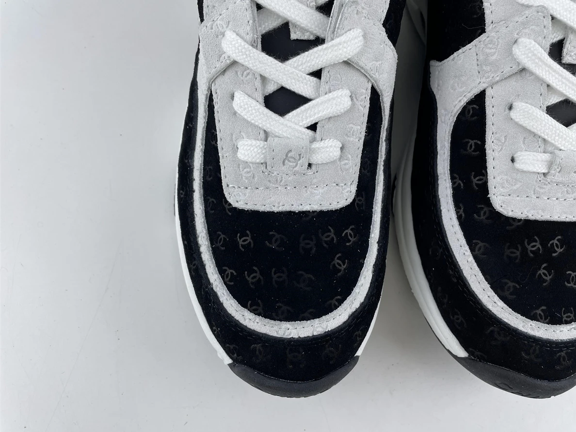 Trendy 8630 Chanel Black White shoes 3559